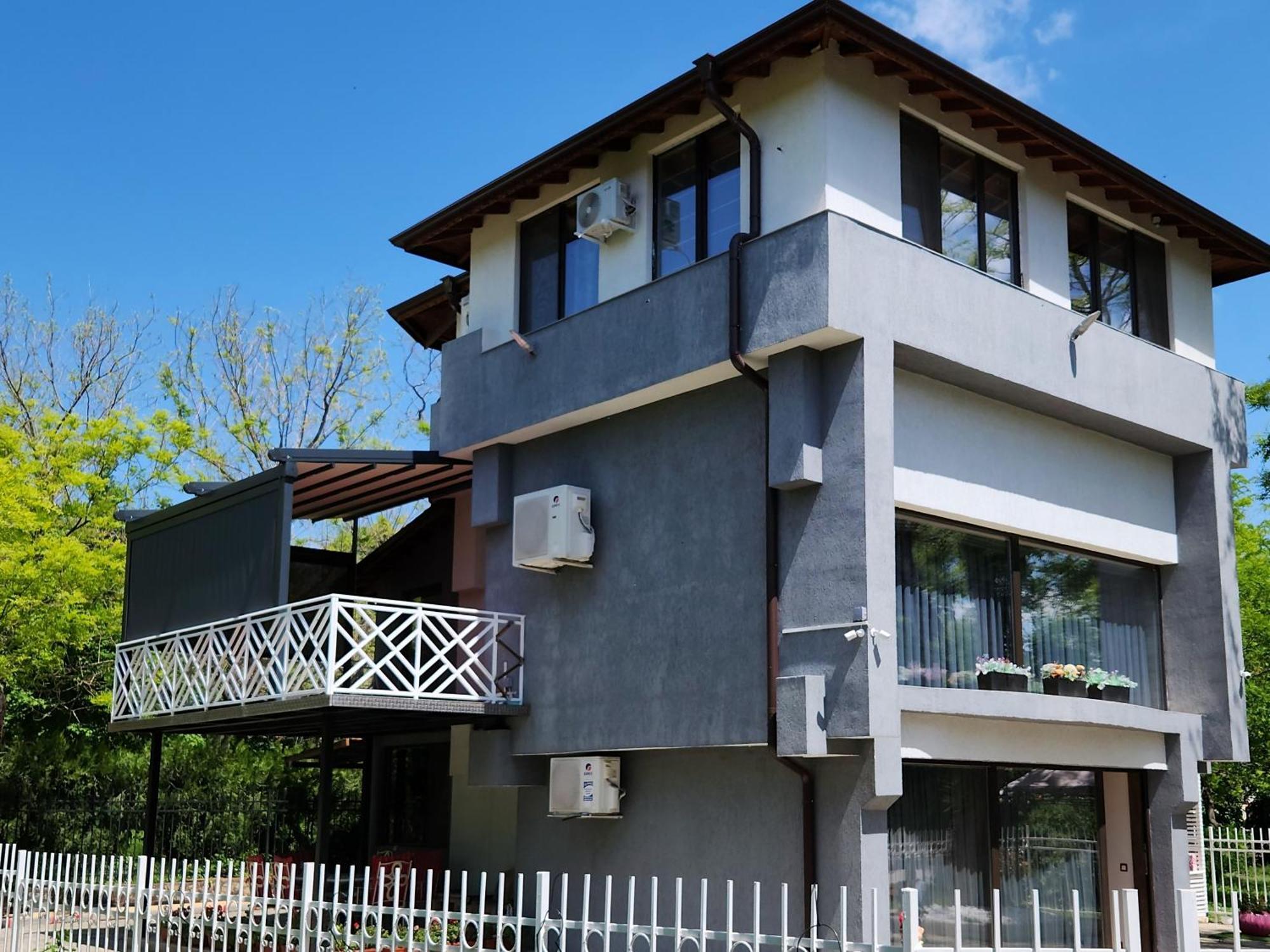 Grande Spa Deluxe Studios Sliven Bagian luar foto